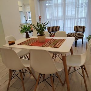 Excelente Departamento Para 2 Personas Con Balcon A La Calle